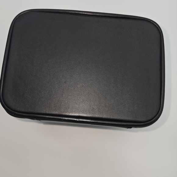 YSL - Tolietry Bag With Two Straps Included - Gift With Purchase - Picture 3 of 10